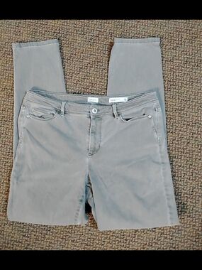 Women's Skinny Jeans in Light Gray - Stretch Fit